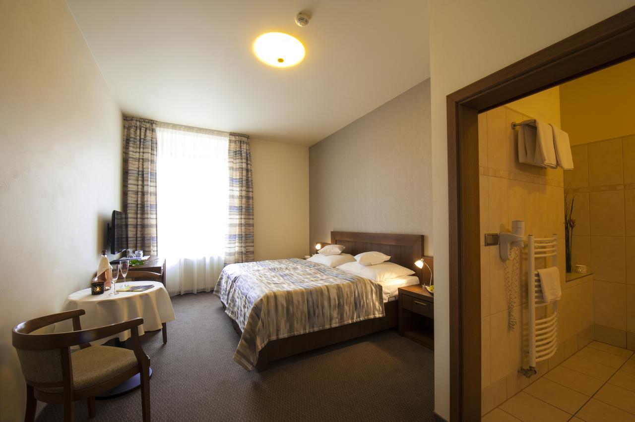 לדניצה Hotel Mario מראה חיצוני תמונה