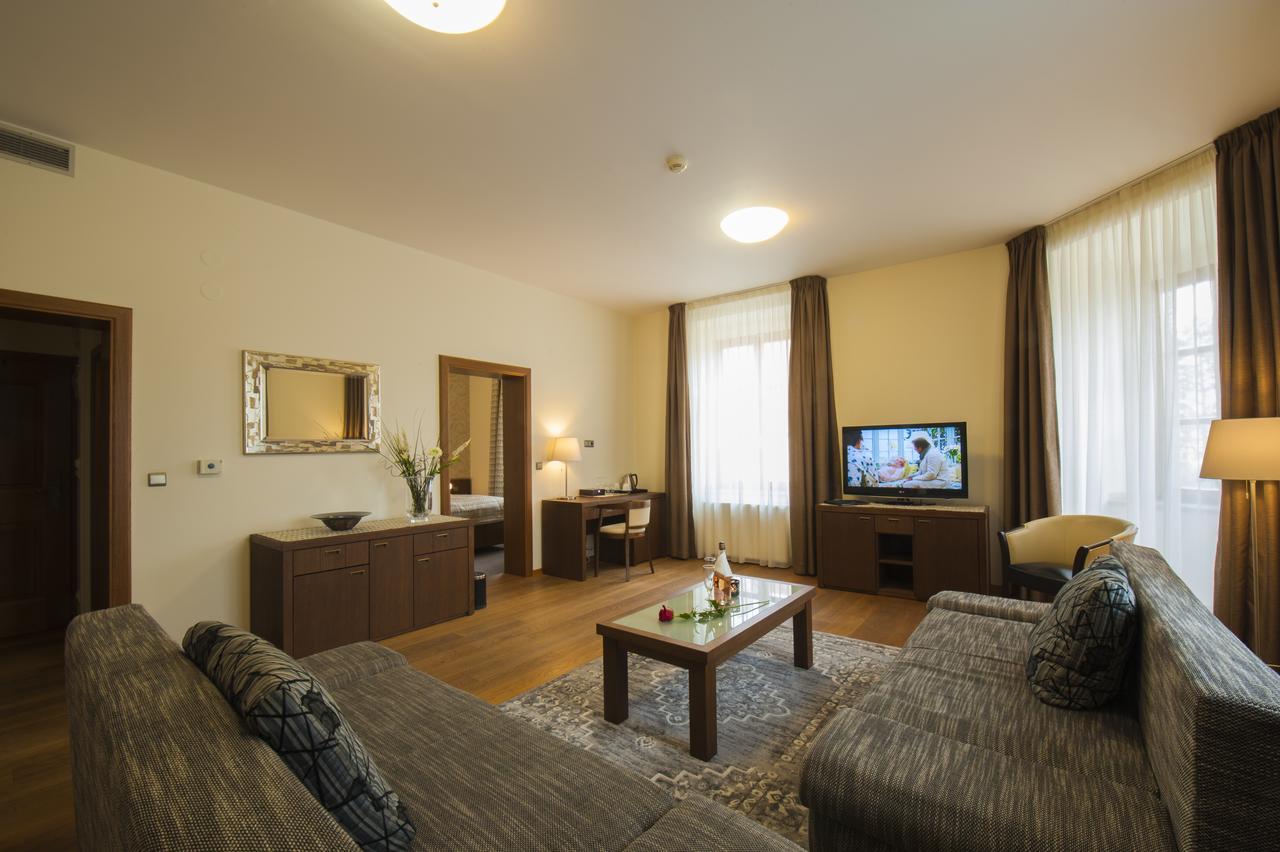 לדניצה Hotel Mario מראה חיצוני תמונה